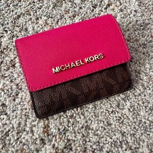 Michael Kors - snap change wallet